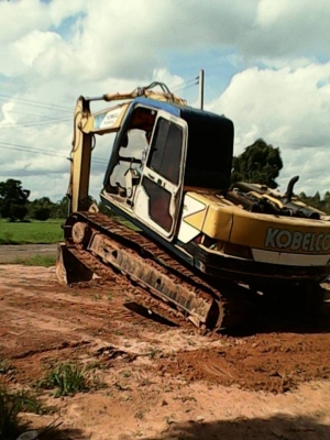 ***ขายแล้วครับขอบคุณ Truck2hand ขายแบคโฮ ยอดนิยม KOBELCO MARK3 SK120 ไฟฟ้าเต็ม เครื่องเดิมปั้มเดิม เครื่อง ISUZU 4BG1-125HP เครื่องแน่นดี แรงดีไม่เยิ้ม ปั้มดีแรงดี ทำงานดี ไม่โหลด บูมอาร์มสวยไม่ปะไม่ดามไม่ร้าว เอวแน่น ไม่แตกไม่ร้าว ช่วงล่าง75-85\% โซ่หนา แ