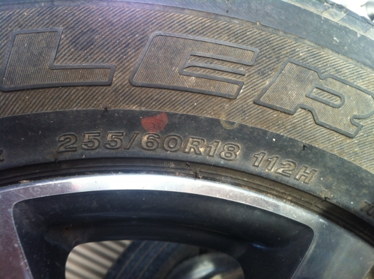 ขายล้อ ปาเจโร ขอบ17 พร้อมยางปี 2012 1ชุด 12000บาท