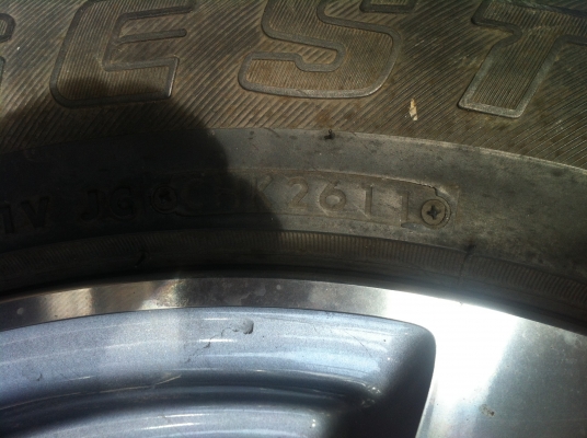 ขายล้อ ปาเจโร ขอบ17 พร้อมยางปี 2012 1ชุด 12000บาท