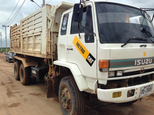 ขาย10ล้อRocky240กระบะดั้ม ช่วงล่าง คัตซีใหญ่ ยางใหม่10เส้น