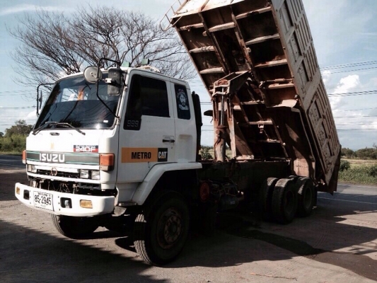 ขาย10ล้อRocky240กระบะดั้ม ช่วงล่าง คัตซีใหญ่ ยางใหม่10เส้น