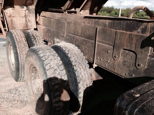 ขาย10ล้อRocky240กระบะดั้ม ช่วงล่าง คัตซีใหญ่ ยางใหม่10เส้น