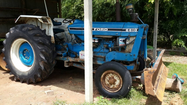 ขายรถไถ ฟร์อด T1 68 ใบดันหน้า ผานหลัง7 สภาพพร้อมใช้งาน เครื่องฟิตใหม่ เล่มทะเบียนพร้อมโอน สภาพดี ใช้งานปกติ