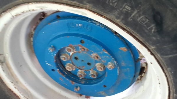 ขายรถไถ ฟร์อด T1 68 ใบดันหน้า ผานหลัง7 สภาพพร้อมใช้งาน เครื่องฟิตใหม่ เล่มทะเบียนพร้อมโอน สภาพดี ใช้งานปกติ