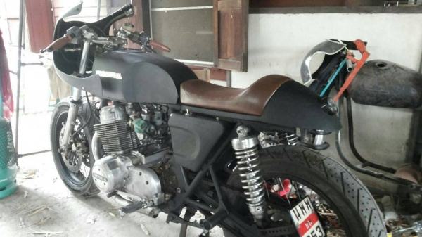 ขาย(ด่วนๆ) Honda  cb.750 -8 วาวล์ แต่งคาเฟ่ต์