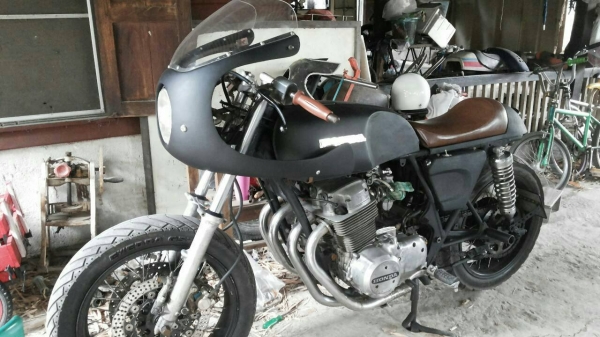 ขาย(ด่วนๆ) Honda  cb.750 -8 วาวล์ แต่งคาเฟ่ต์