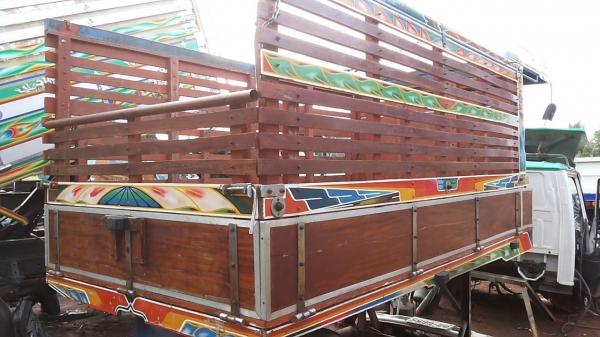 **65,000 บ.ต่อรอง**ขายกระบะไม้+เฟืองท้าย สภาพดี ยกลง/ถอด จากแต๋น4ล้อ เนื่องจาก จะต่อดั้ม กระบะไม้ทั้งลูกสภาพสวย พื้นไม้คอกไม้สูง มีหลังคา พื้นสวยคอกสวยไม่ผุ ยาว3.0ม.กว้าง1.50ม. ช่วงคัสซี74ซม. สีสันสวย ไม่ผุไม่หัก พร้อมเฟืองท้าย 4ล้อ isuzu elf สภาพดี ไม่หอ **65,000 บ.ต่อรอง**ขายกระบะไม้+เฟืองท้าย สภาพดี ยกลง/ถอด จากแต๋น4ล้อ เนื่องจาก จะต่อดั้ม กระบะไม้ทั้งลูกสภาพสวย พื้นไม้คอกไม้สูง มีหลังคา พื้นสวยคอกสวยไม่ผุ ยาว3.0ม.กว้าง1.50ม. ช่วงคัสซี74ซม. สีสันสวย ไม่ผุไม่หัก พร้อมเฟืองท้าย 4ล้อ isuzu elf สภาพดี ไม่หอ