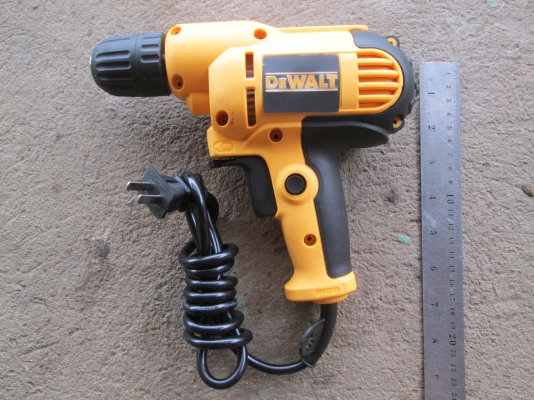 สว่านไฟฟ้า รูปทรงสวยกระทัดรัด