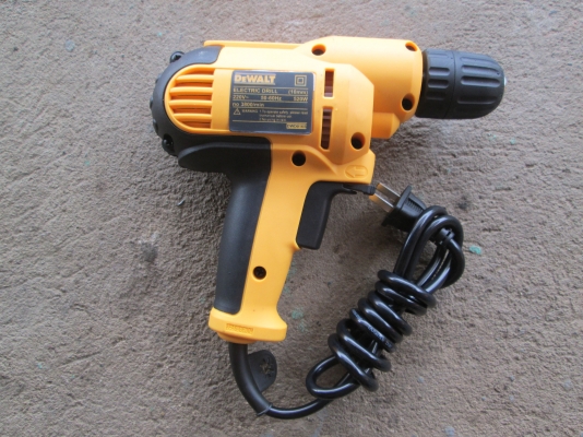 สว่านไฟฟ้า รูปทรงสวยกระทัดรัด