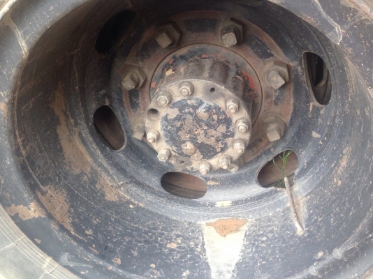 **460,000 บ.ต่อรอง**ขาย10ล้อเพลาเดียวล่อง ISUZU JCM วางเครื่อง6BF1-185HP เครื่องแรง แน่น แห้งดี เกียร์ดีไม่หลุด ช่วงล่างเพลาเดียวเดิมคัสซีสวยเดิม ไม่ปะไม่ดาม กระบะไม้สภาพดี พื้นดีคอกไม้ดีไม่ผุ หัวเก๋งเดิมสภาพใช้ได้ มีผุนิด มีสีลอกบ้าง ภายในพอใช้ไม่สวยต้อง **460,000 บ.ต่อรอง**ขาย10ล้อเพลาเดียวล่อง ISUZU JCM วางเครื่อง6BF1-185HP เครื่องแรง แน่น แห้งดี เกียร์ดีไม่หลุด ช่วงล่างเพลาเดียวเดิมคัสซีสวยเดิม ไม่ปะไม่ดาม กระบะไม้สภาพดี พื้นดีคอกไม้ดีไม่ผุ หัวเก๋งเดิมสภาพใช้ได้ มีผุนิด มีสีลอกบ้าง ภายในพอใช้ไม่สวยต้อง