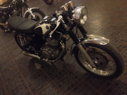 ขายSR400y98อินวอย cafeเลขเต็ม เครื่องเดิมขึ้นแห้งๆวิ่งน้อย14xxx ขายSR400y98อินวอย cafeเลขเต็ม เครื่องเดิมขึ้นแห้งๆวิ่งน้อย14xxx