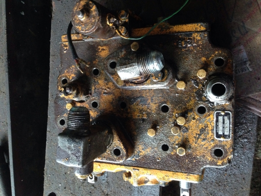 ต้องการ ชุดคอลโทรล รถตัก โคมัสสุ 510 ครับ