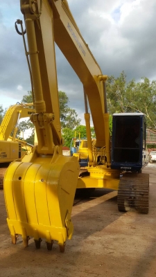 KOMATSU PC 200-5 เครื่องเดิม ปั้มเดิม ไฟ้าเต็ม แอร์เย็น โซ่ใหม่ บูท สลักใหม่ ใหม่แล้วครับ เก่านอก KOMATSU PC 200-5 เครื่องเดิม ปั้มเดิม ไฟ้าเต็ม แอร์เย็น โซ่ใหม่ บูท สลักใหม่ ใหม่แล้วครับ เก่านอก