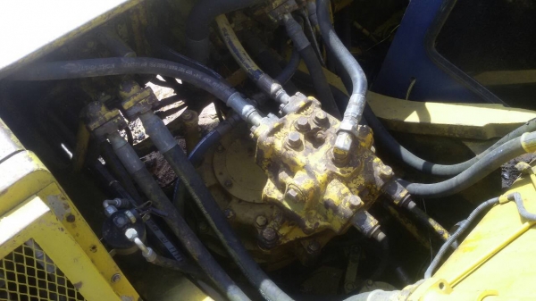 KOMATSU PC 200-5 เครื่องเดิม ปั้มเดิม ไฟ้าเต็ม แอร์เย็น โซ่ใหม่ บูท สลักใหม่ ใหม่แล้วครับ เก่านอก KOMATSU PC 200-5 เครื่องเดิม ปั้มเดิม ไฟ้าเต็ม แอร์เย็น โซ่ใหม่ บูท สลักใหม่ ใหม่แล้วครับ เก่านอก