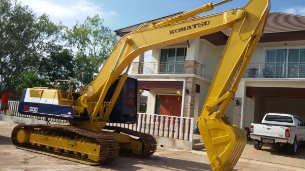 KOMATSU PC 200-5 เครื่องเดิม ปั้มเดิม ไฟ้าเต็ม แอร์เย็น โซ่ใหม่ บูท สลักใหม่ ใหม่แล้วครับ เก่านอก KOMATSU PC 200-5 เครื่องเดิม ปั้มเดิม ไฟ้าเต็ม แอร์เย็น โซ่ใหม่ บูท สลักใหม่ ใหม่แล้วครับ เก่านอก