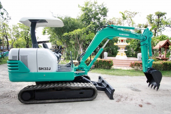 ขายรถแม็คโคร ติดต่อ 086-775-7900, 086-324-1992 ขายรถแม็คโคร ติดต่อ 086-775-7900, 086-324-1992