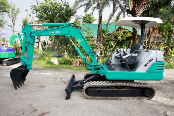 ขายรถแม็คโคร ติดต่อ 086-775-7900, 086-324-1992