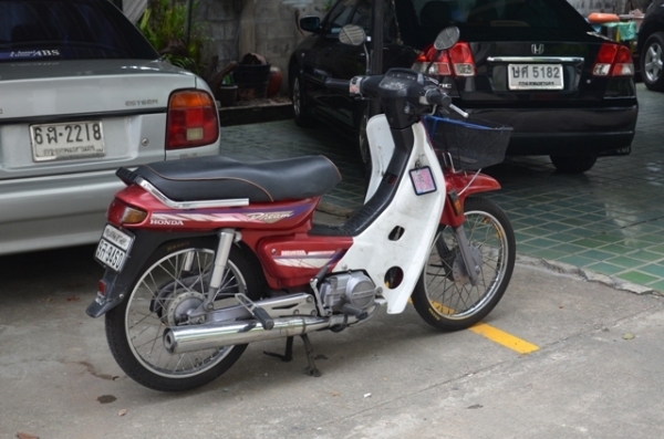 ขาย HONDA DREAM ดรีม ก้นมน สตาร์ทมือ ปี35 ทะเบียนไม่ขาด มีเล่มครบ แต่ไม่โอน 8600 บาท ขาย HONDA DREAM ดรีม ก้นมน สตาร์ทมือ ปี35 ทะเบียนไม่ขาด มีเล่มครบ แต่ไม่โอน 8600 บาท