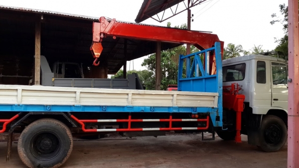 ขาย 6  ล้อ ติดเครน