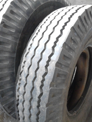 7.50-15  ยางรถ 6 ล้อขนาดกลาง พร้อมยางรอง   ปี 2012 มีชุด 4 เส้น  TEL.081-427-3941