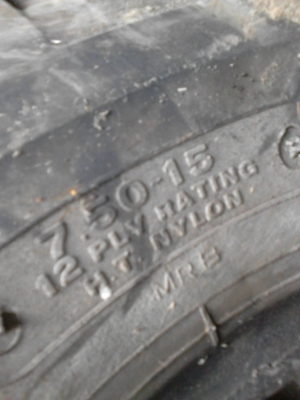 7.50-15  ยางรถ 6 ล้อขนาดกลาง พร้อมยางรอง   ปี 2012 มีชุด 4 เส้น  TEL.081-427-3941