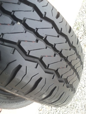 ขายยาง215/70/16 ปี 12มี3เส้นปะ11มี1เส้น HANKOOK RA08 1 ชุด
