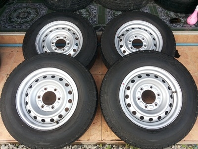 ขายล้อกะทะขอบ 15 6 รู พร้อมยางปี12 4 ล้อ