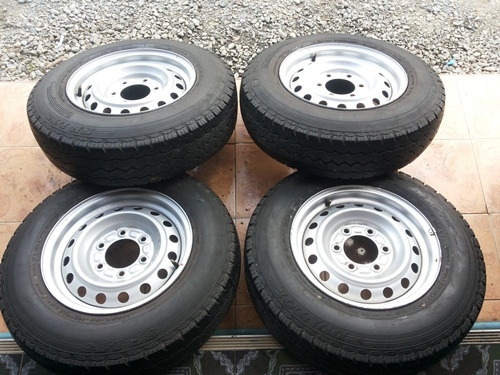 ขายล้อกะทะขอบ 15 6 รู พร้อมยางปี12 4 ล้อ