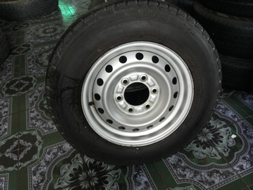 ขายล้อกะทะขอบ 15 6 รู พร้อมยางปี12 4 ล้อ