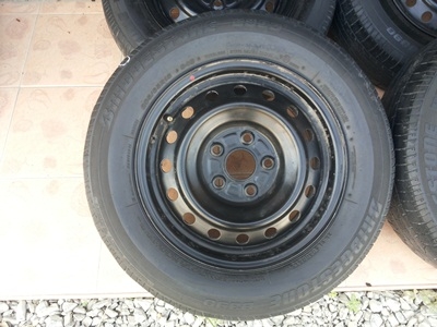 ขายล้อกะทะ5 รู ขอบ15 พร้อมยางปี12 4 ล้อ