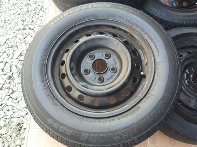 ขายล้อกะทะ5 รู ขอบ15 พร้อมยางปี12 4 ล้อ