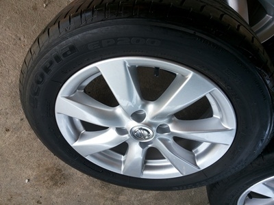 ขายล้อแม็กNISSAN ALMERA VL (TOP)ยางปี13 BRIDGESTONE 4 ล้อ
