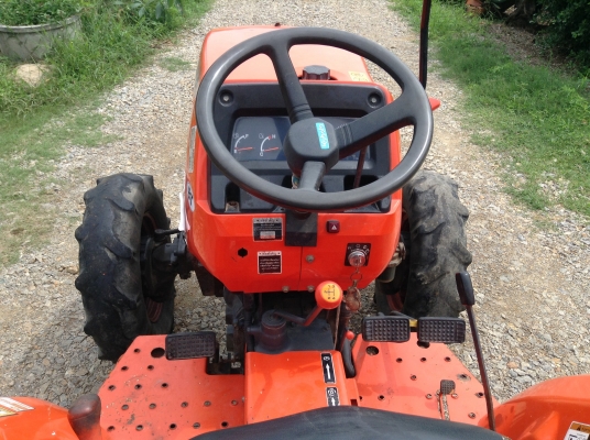 ขายครับ  Kubota L3408 สภาพสวยๆครับ 34 แรง สองเพลา เพาเวอร์