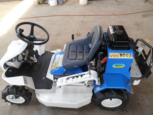 ขายรถตัดหญ้า OREC RM90V 11แรง พร้อมใช้งาน ขายรถตัดหญ้า OREC RM90V 11แรง พร้อมใช้งาน