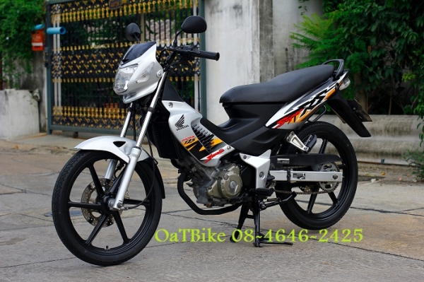 ขาย โซนิค  เทา-ดำ เดิมๆ หล่อๆ