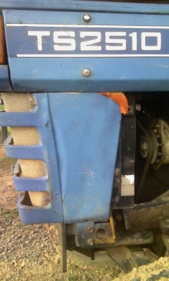 รถแทรคเตอร์ อิเซกิ TS2510 2WD 25HPแถมผานหลัง