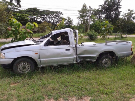 ซากรถฟรอดหังเดียว เครื่อง2500 สวยมาก โอนลอยรื้อขายทุกชิ้น ซากรถฟรอดหังเดียว เครื่อง2500 สวยมาก โอนลอยรื้อขายทุกชิ้น