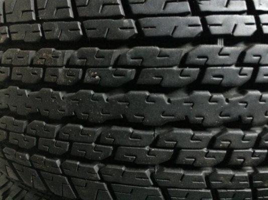 ขาย ยาง 245-70-16 ปี15 เนียนๆ