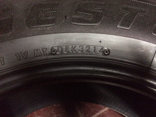 ขาย ยาง 245-70-16 ปี15 เนียนๆ