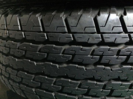 ขาย ยาง 245-70-16 ปี15 เนียนๆ