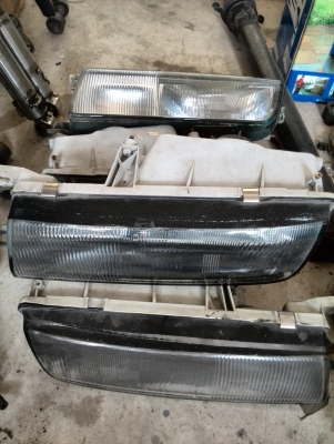 ขายไฟหน้า USA.A31ทั้งหมดเลย2คู่2000 ขายเป็นอะไหล่ครับ