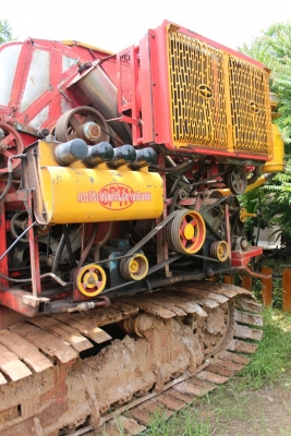 ขายรถเกี่ยวข้าว KM ศักดิ์พัฒนา ขายรถเกี่ยวข้าว KM ศักดิ์พัฒนา