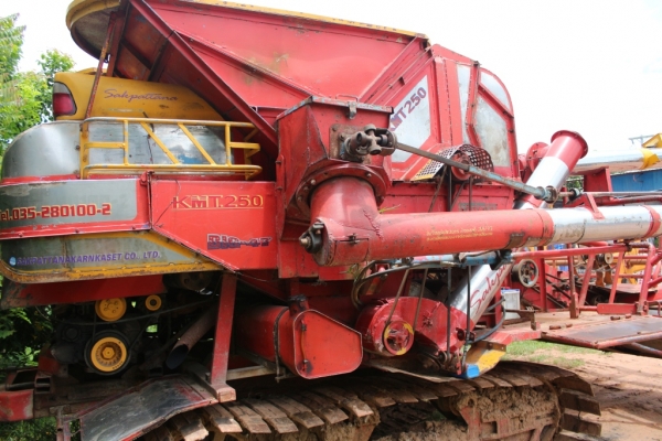 ขายรถเกี่ยวข้าว KM ศักดิ์พัฒนา ขายรถเกี่ยวข้าว KM ศักดิ์พัฒนา