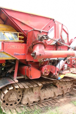 ขายรถเกี่ยวข้าว KM ศักดิ์พัฒนา ขายรถเกี่ยวข้าว KM ศักดิ์พัฒนา