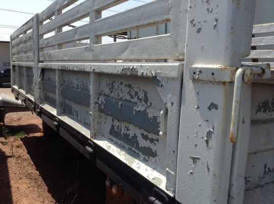 ขายกะบะเหล็กถอดลงจากรถ10ล้อHINO ไฮเทค(ใส่F18ก็ได้ครับ) แผงข้สงเปิดได้ ครัทซีกว้าง 0.85 ม.ยาว6ม. กะบะกว้าง 2.4 ม. ไม่ผุ มีแค่สีไม่ค่อยสวยครับ ขาย65,000 บาท