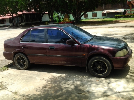 ขายครับรถเก๋งติดแก๊สเกียร์ออโต้เครื่องดีมาก0896611700