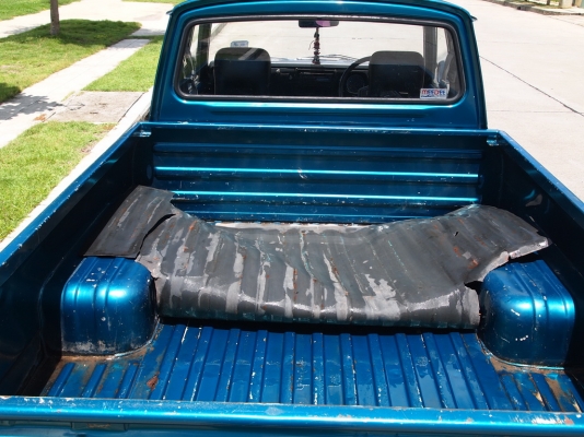 Mazda Familia 1300 แคป 5 เกียร์ Mazda Familia 1300 แคป 5 เกียร์