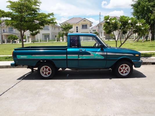 Mazda Familia 1300 แคป 5 เกียร์ Mazda Familia 1300 แคป 5 เกียร์