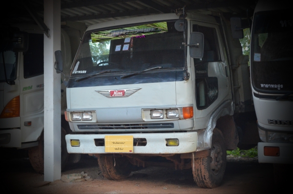 ขาย 6 ล้อ ดั๊ม สภาพเยี่ยม  670,000 บาท