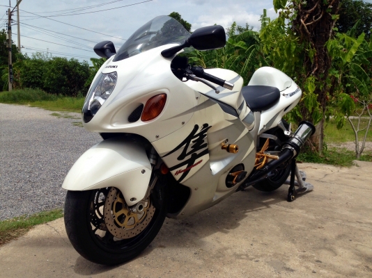 ธารนนทบุรี//ขาย suzuki gsx1300 ปี2001 รถสวยเครื่องสมบูรณ์มากๆครับ ท๊อกมาตามมือ ราคา 189,000 บาท อินวอยท์+สรรพสารมิตรแท้ทุกฉบับ